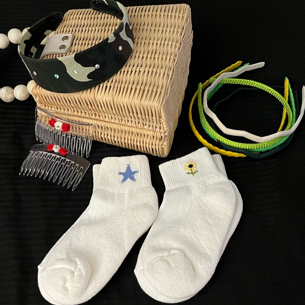 NWOT LOT OF HAIR ACCESSORIES And SOCKS